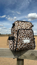 Laden Sie das Bild in den Galerie-Viewer, Der ultimative Rucksack – LEOPARDENPRINT