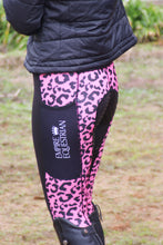 Laden Sie das Bild in den Galerie-Viewer, Ungefütterte Reitleggings – PINK LEOPARD 2021 EDITION