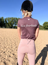 Laden Sie das Bild in den Galerie-Viewer, Rundhals-T-Shirt – BEERE